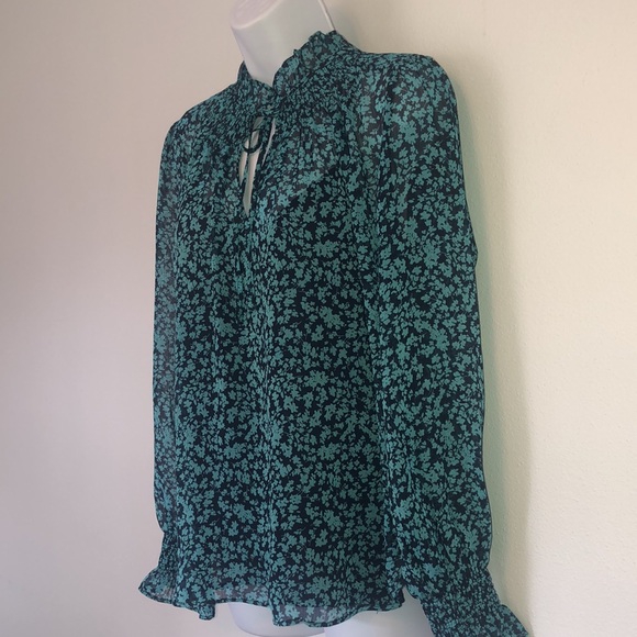 Loft Top - Picture 4 of 7